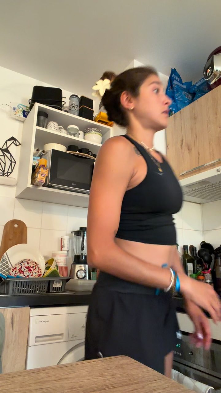 Impulse Nutrition ad. Angle: In this heat you sweat faster, even on easy sessions