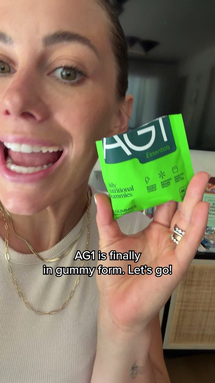 AG1 ad. Angle: Daily nutrition, pocket-sized: a gummy you can take anywhere