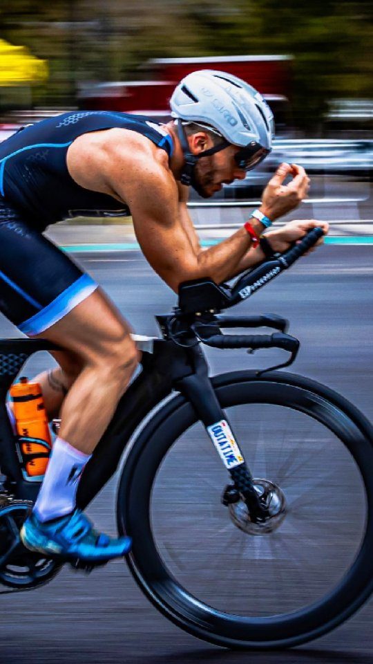 Nutremax ad. Angle: A 5-hour ride + 30-min run at 140 g of carbs per hour