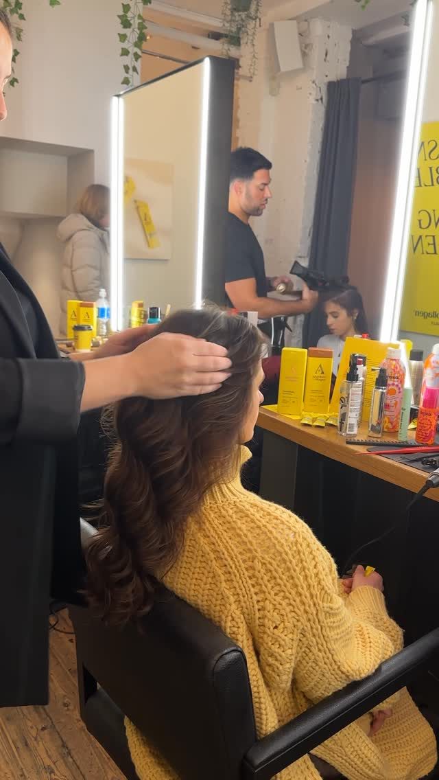 Absolute Collagen ad. Angle: The inside-out hair routine