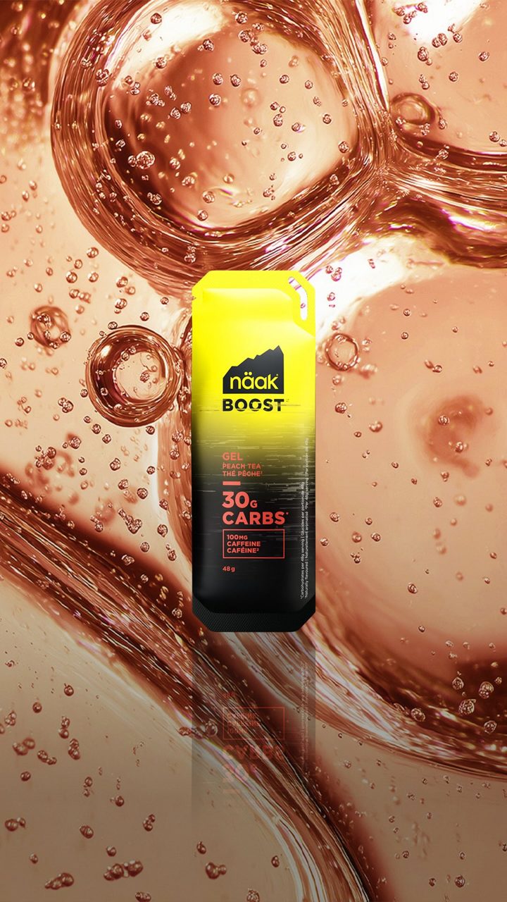 Näak ad. Angle: Peach tea gel: 30 g carbs + 100 mg natural caffeine for decisive moments