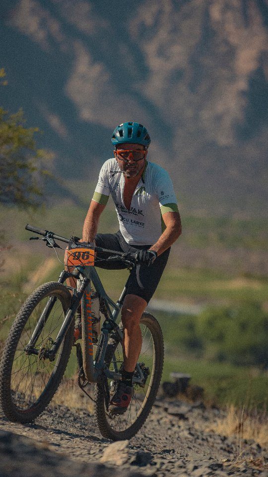 Nutremax ad. Angle: A sports dietitian explains what matters for sustaining effort