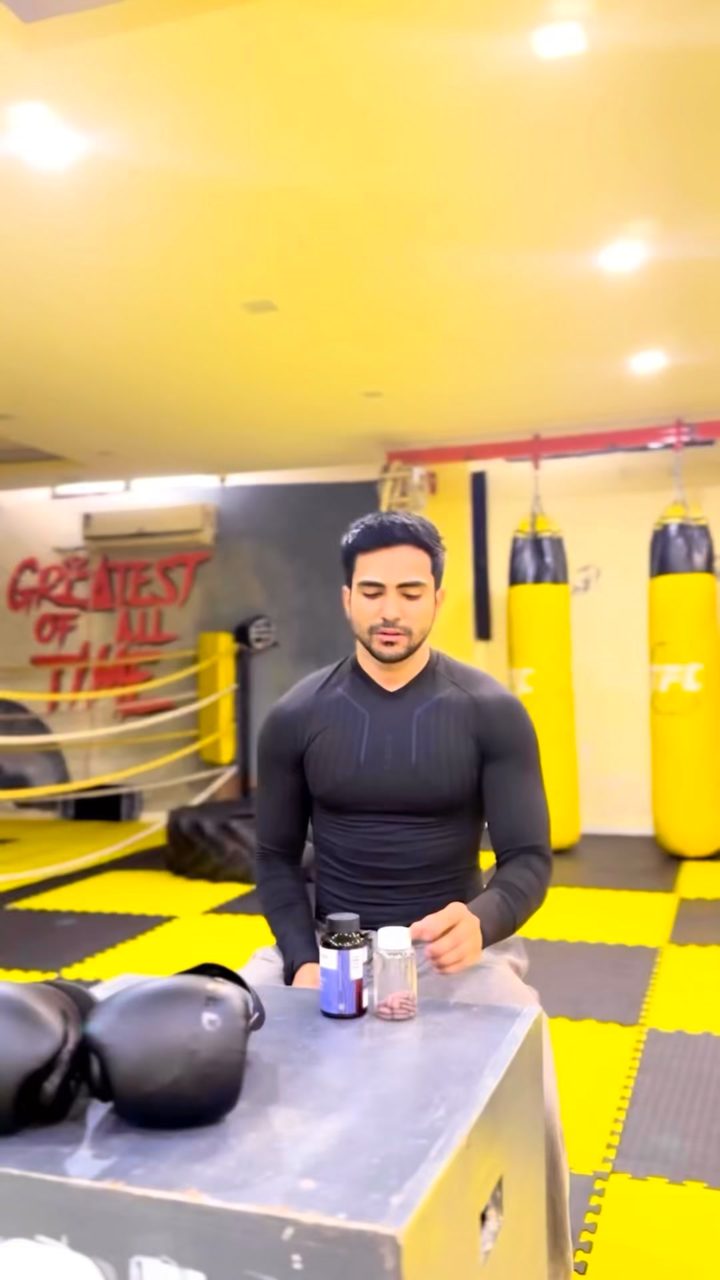 HK Vitals ad. Angle: The gym-bag essential for energy and recovery
