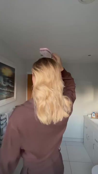 Myvitamins ad. Angle: Want healthier hair, skin and nails?