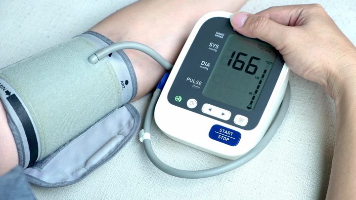 MagCombo ad. Angle: When your blood pressure plays up