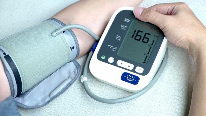 MagCombo ad. Angle: Health scare: blood pressure